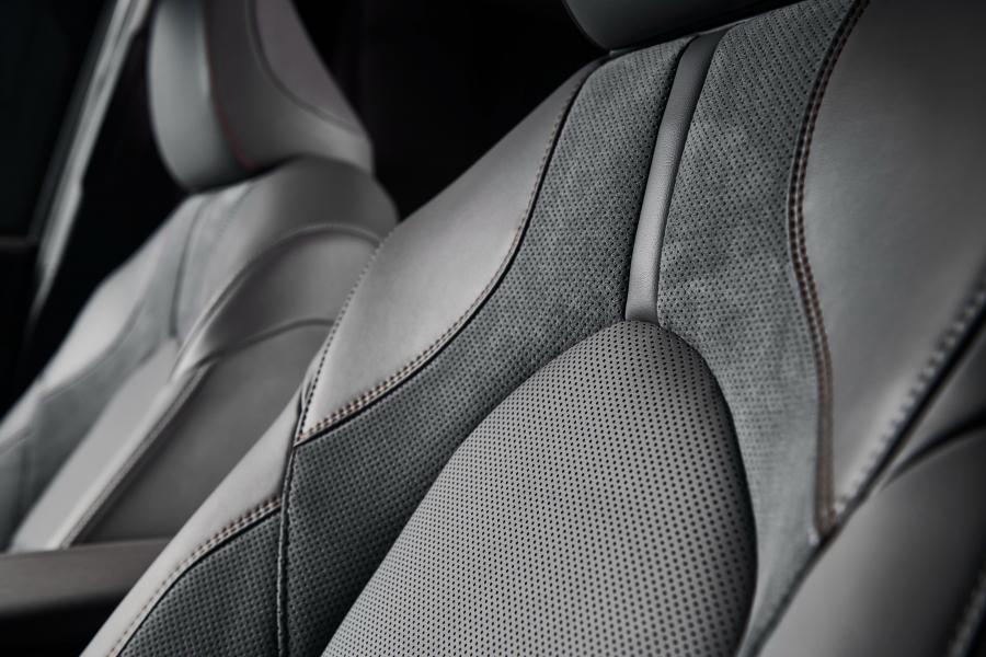 Детали интерьера Toyota Avalon XSE 2018 года  (фото 11 из 28)